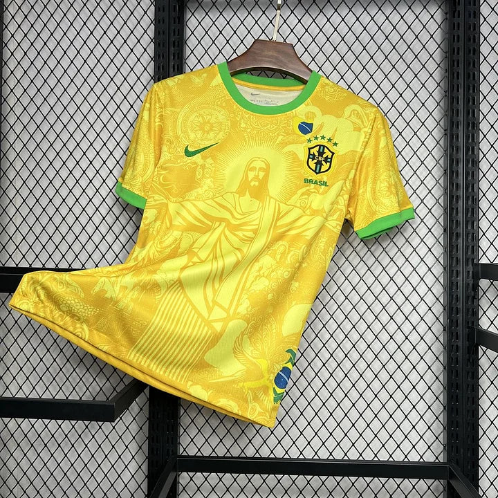 Brésil Concept Jaune Statue Rio 2024