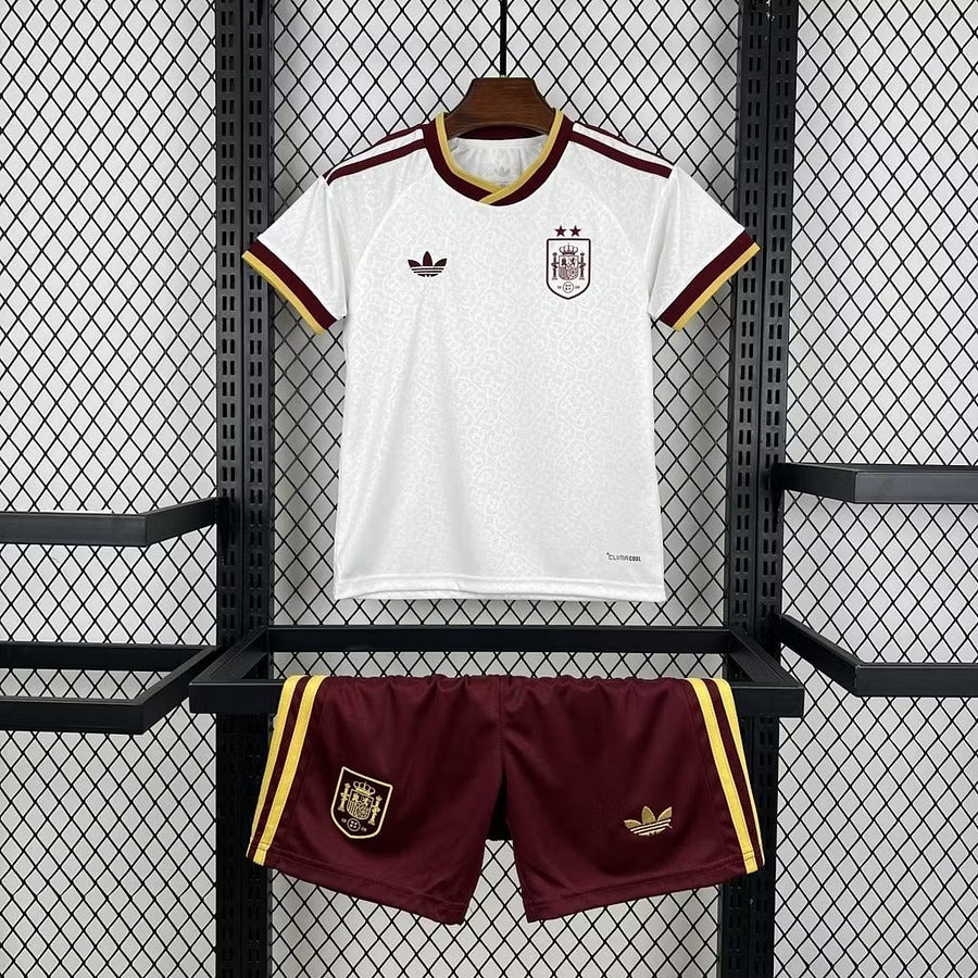 Kit Enfant Espagne Extérieur 2026 - 2 Étoiles