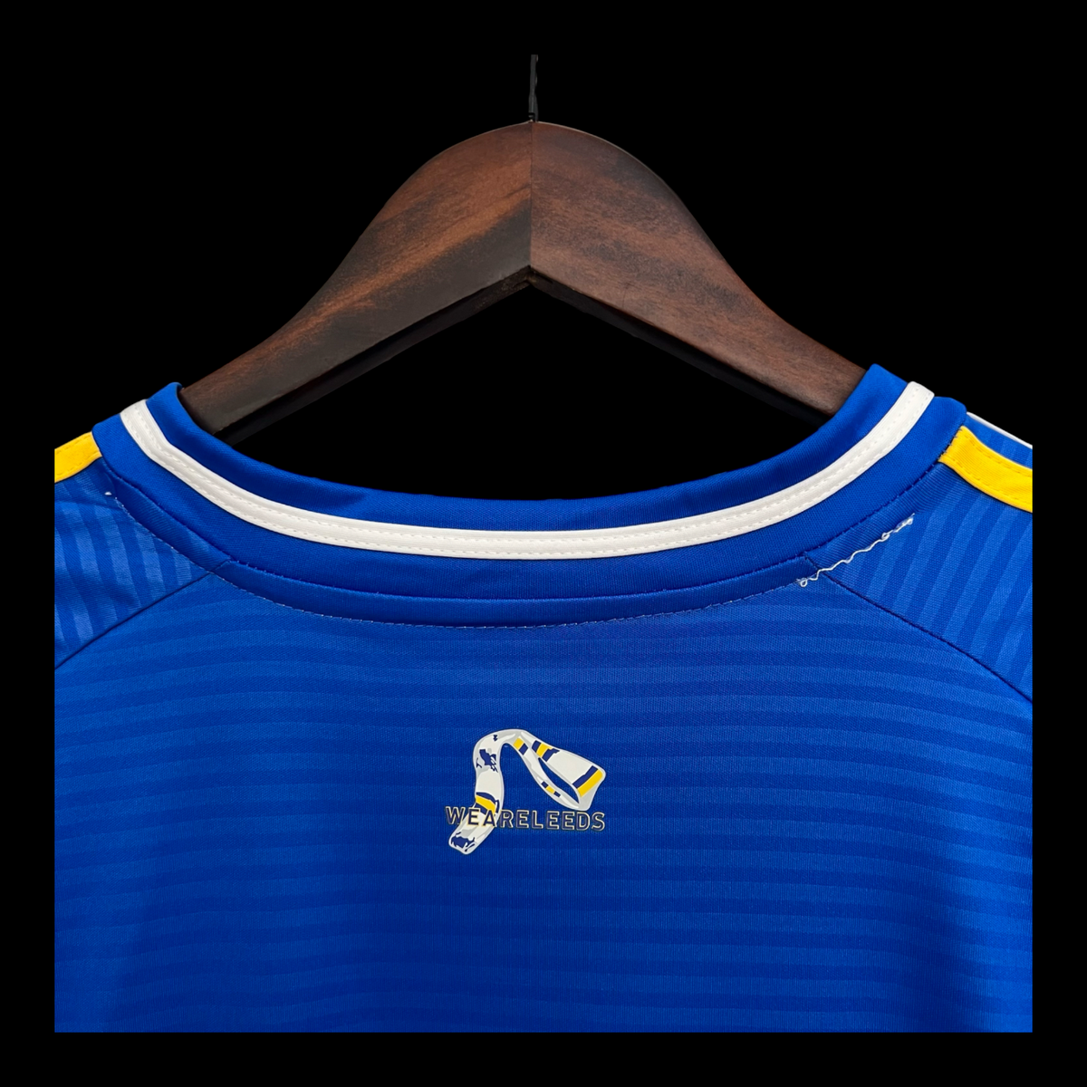 Maillot Leeds United 25/26 version fan — vue dos