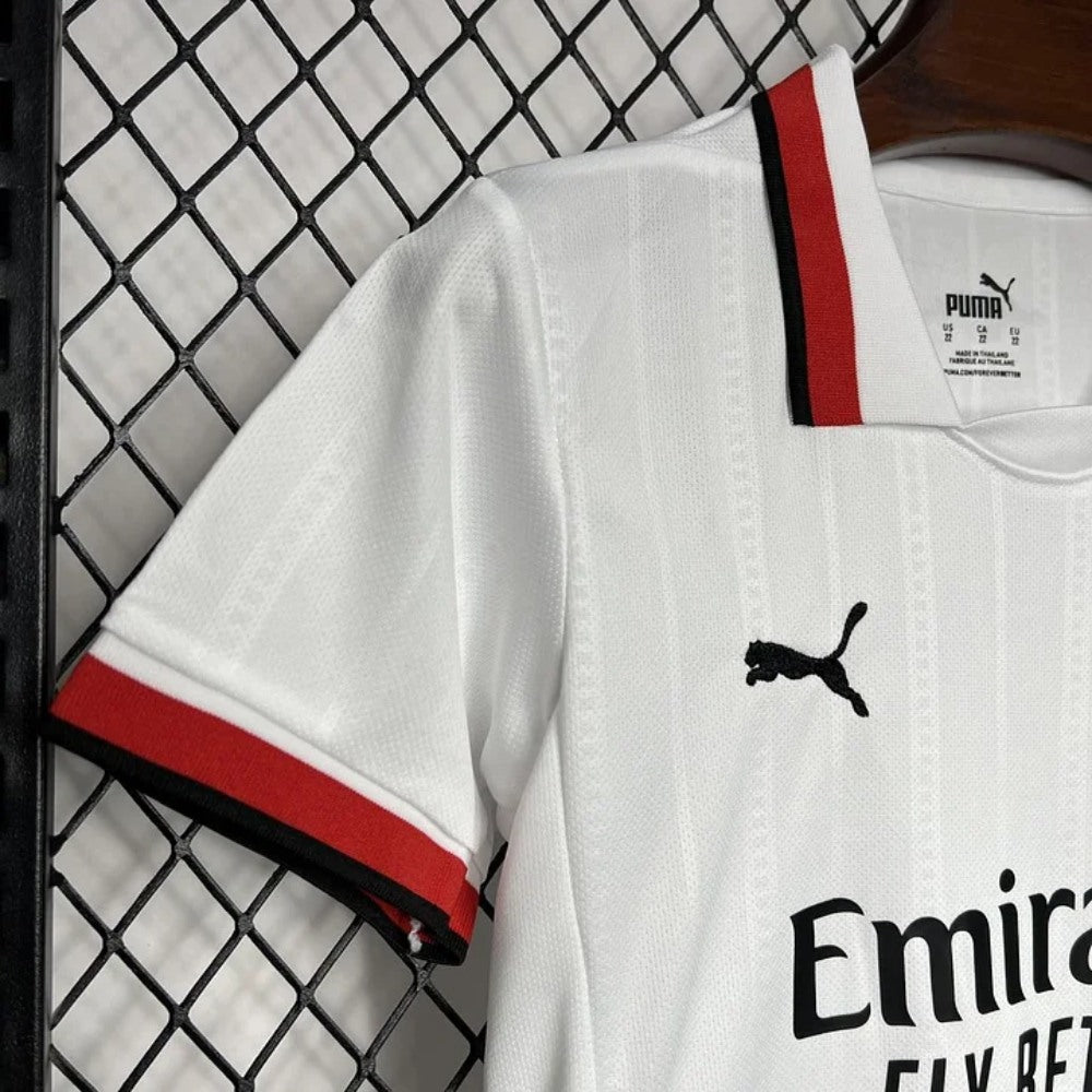 Kit Enfant Milan AC Extérieur 24/25