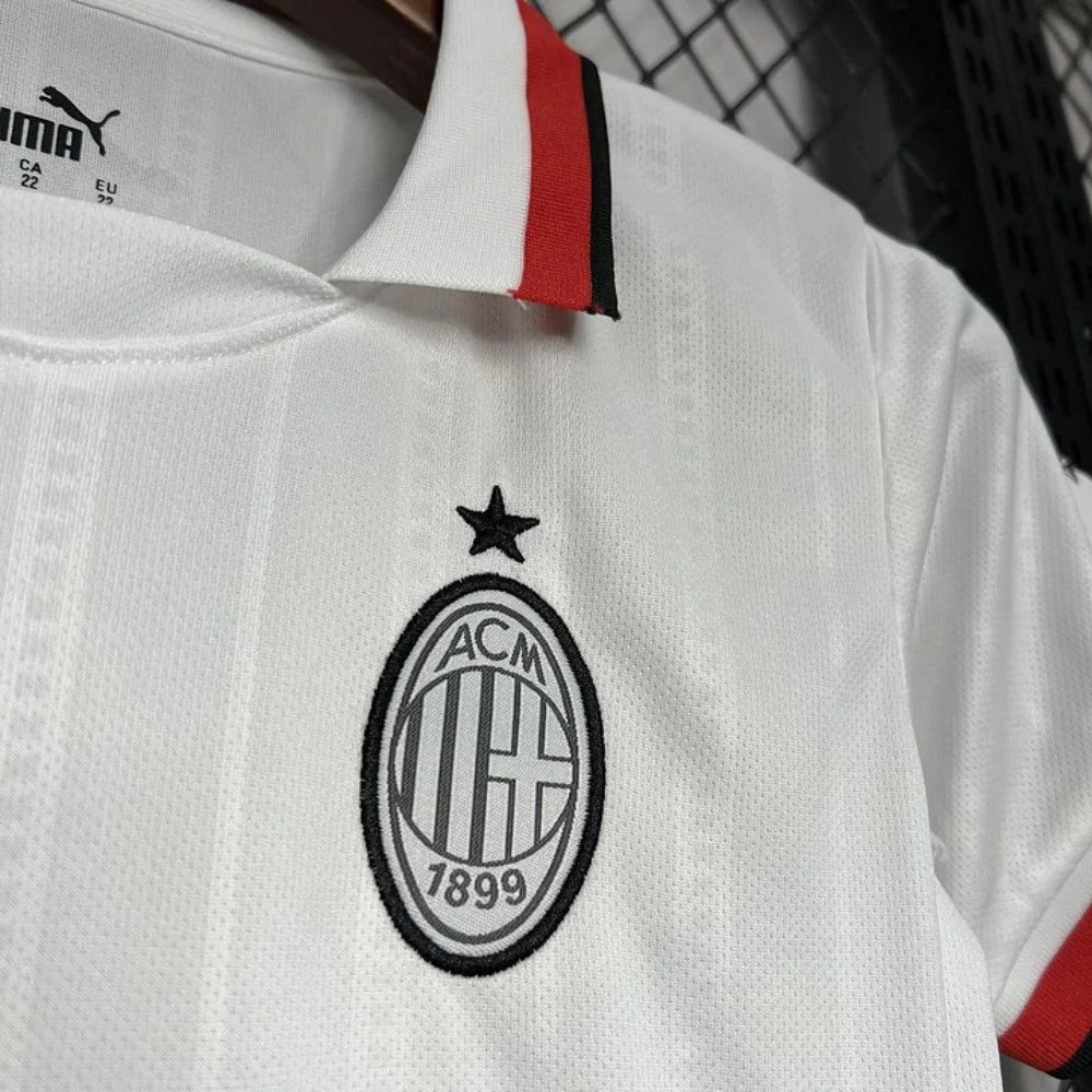 Kit Enfant Milan AC Extérieur 24/25