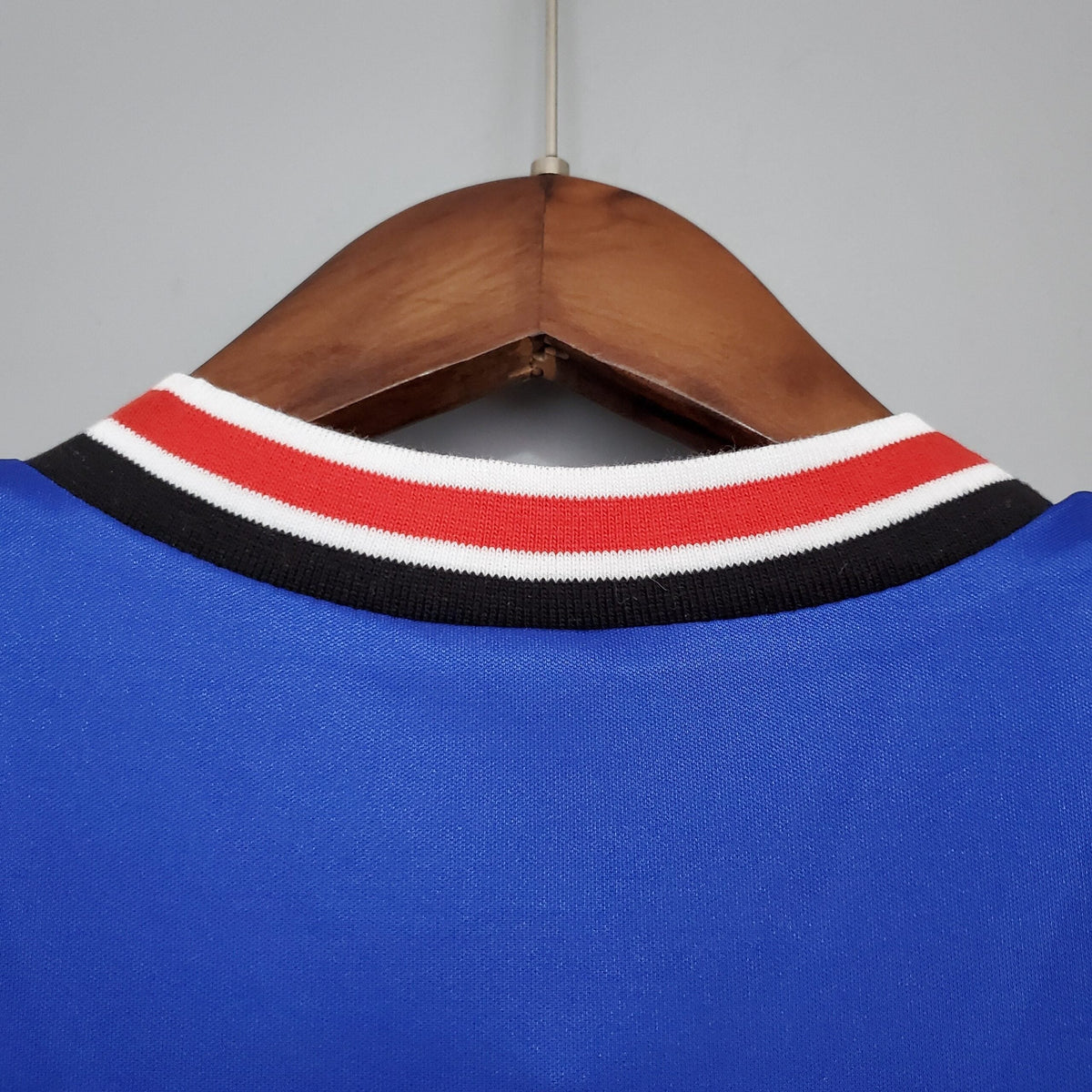 Maillot Manchester United 85/86 version fan — vue detail