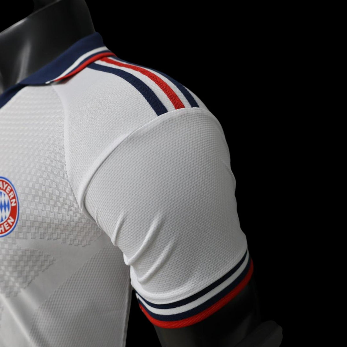 Maillot manches longues Bayern Munich 26/27 version joueur — vue detail