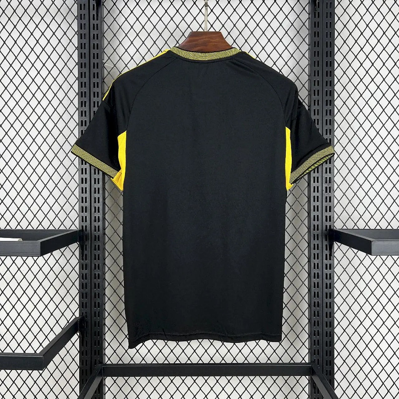 Real Madrid Concept Noir & Jaune 25/26