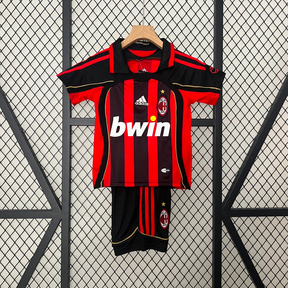 Ensemble enfant Milan AC 24/25 version fan — vue face